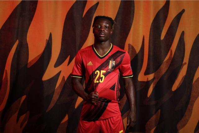 betvictor伟德官网-拒绝利物浦的“新马内”：多库以卢卡库为榜样前进