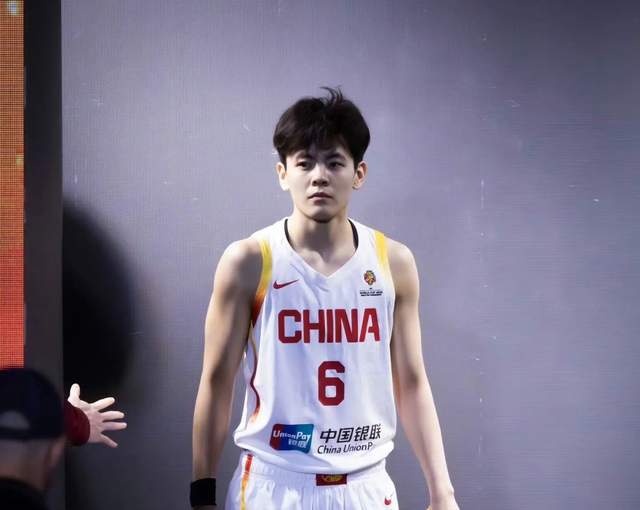 betvictor伟德官方网站-中国女篮今夜变阵，半场领先南苏丹10分！罗欣棫9分，张子宇8分